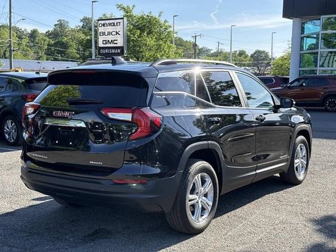 Used 2024 GMC Terrain SLE w/ Driver Convenience Package AWD/4WD image 2