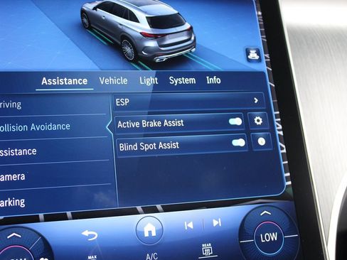 Used 2023 Mercedes-Benz GLC 300 4MATIC image 27