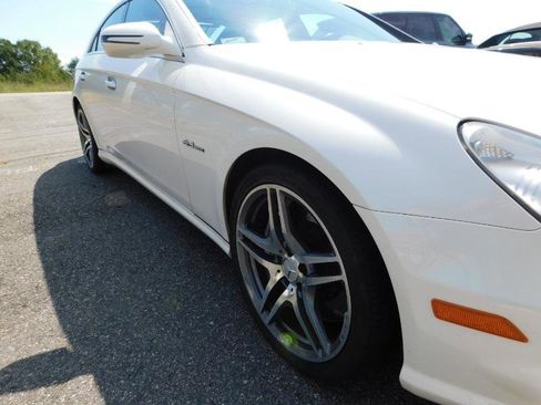 Used 2009 Mercedes-Benz CLS 63 AMG image 29