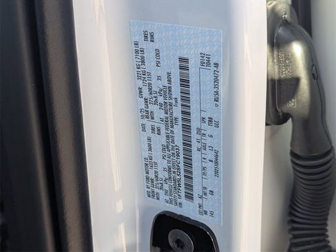 New 2025 Ford F150 Lariat w/ Equipment Group 502A High image 15