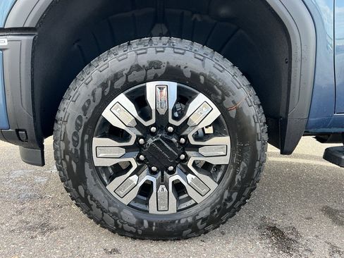 New 2026 GMC Sierra 3500 Denali w/ Denali Reserve Package image 14