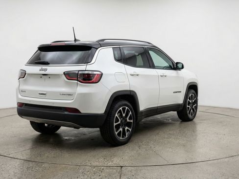 Used 2025 Jeep Compass Trailhawk AWD/4WD image 9