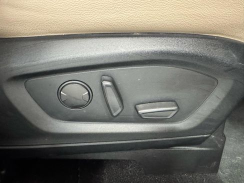 Used 2020 Ford Explorer XLT w/ Equipment Group 202A image 15