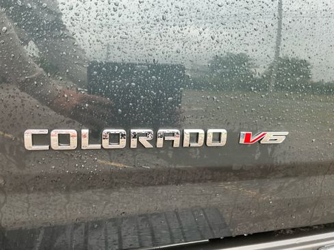 Used 2018 Chevrolet Colorado Z71 AWD/4WD image 18