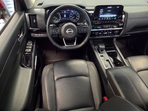 Used 2024 Nissan Pathfinder SL w/ SL Premium Package FWD image 13