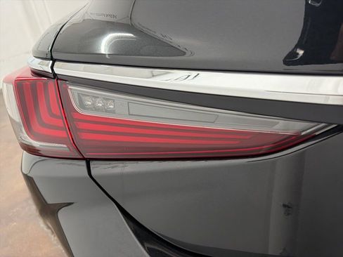 Used 2022 Lexus ES 350 w/ Premium Package FWD image 12