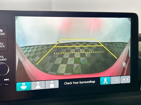 New 2025 Honda Pilot Touring image 17