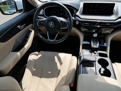 Used 2024 Acura MDX SH-AWD w/ Advance Package image 9