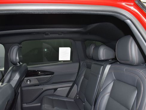 New 2025 Lincoln Nautilus Premier w/ Equipment Group 102A image 23