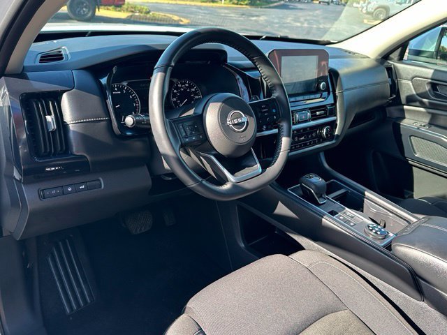Used 2025 Nissan Pathfinder SV w/ Cargo Package AWD/4WD image 29