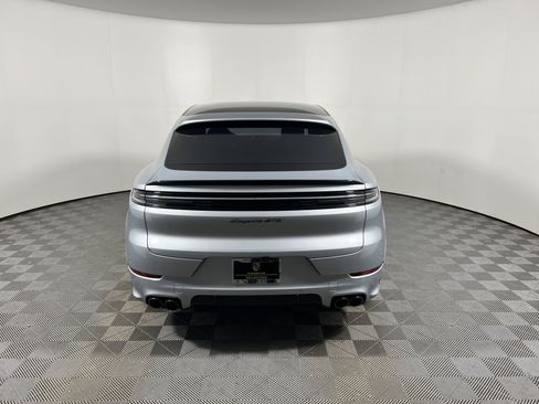 Certified 2026 Porsche Cayenne GTS AWD/4WD image 6