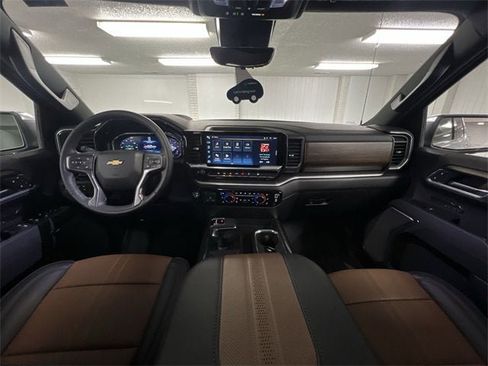 Certified 2025 Chevrolet Silverado 1500 High Country image 21