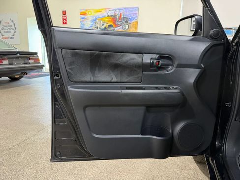Used 2015 Scion xB FWD image 24