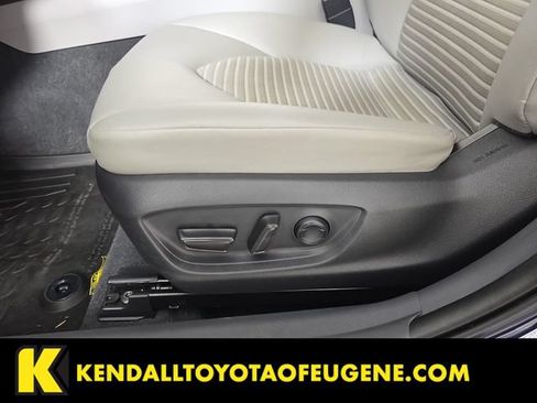 Used 2022 Toyota Camry SE w/ Cold Weather Package AWD/4WD image 25