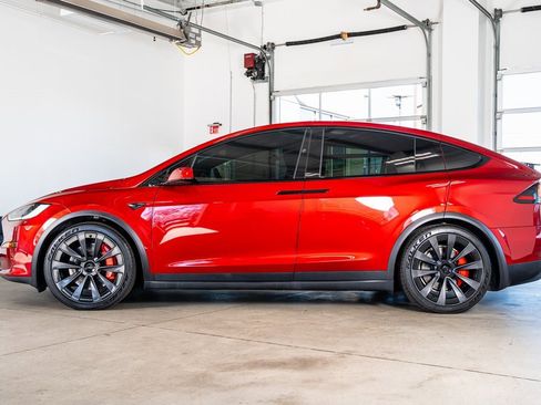Used 2024 Tesla Model X Plaid image 8