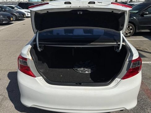 Used 2012 Toyota Camry LE image 15