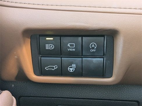 Used 2023 Toyota Highlander Platinum image 31