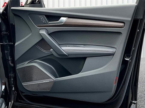 Used 2025 Audi Q5 2.0T Premium Plus w/ Premium Plus Package image 28