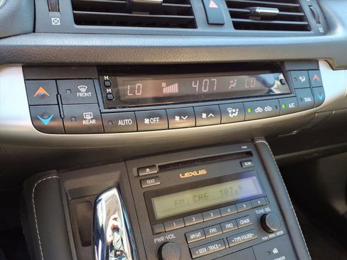 Used 2012 Lexus CT 200h Premium image 24