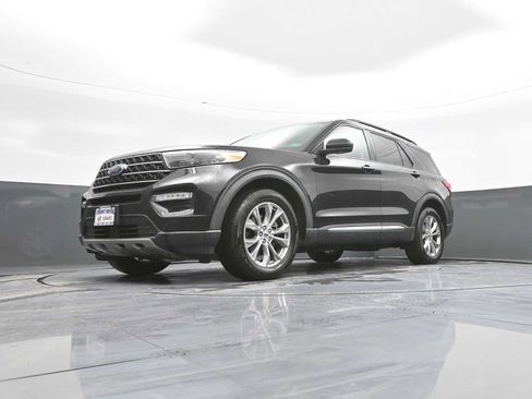 Used 2021 Ford Explorer XLT w/ Equipment Group 202A image 39