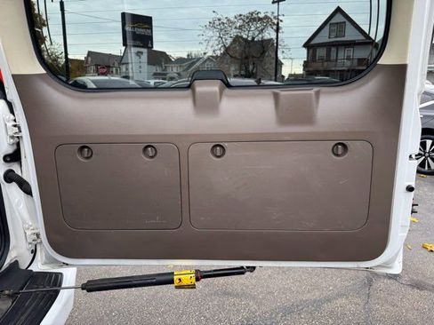 Used 2011 Lexus GX 460 image 32