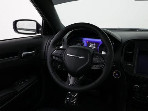 Used 2022 Chrysler 300 S RWD image 40