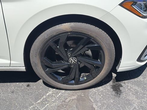 Used 2026 Volkswagen Jetta SE w/ Black Wheel Package FWD image 12