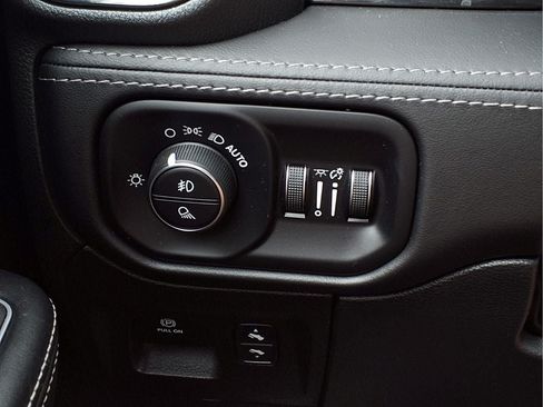 Used 2022 RAM 1500 Limited AWD/4WD image 23