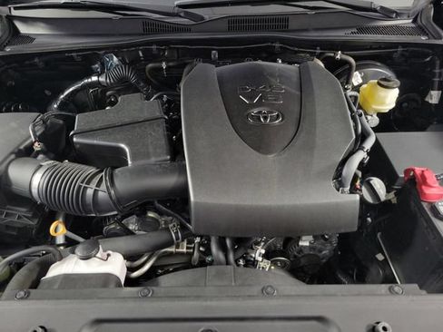 Used 2021 Toyota Tacoma TRD Sport RWD image 13
