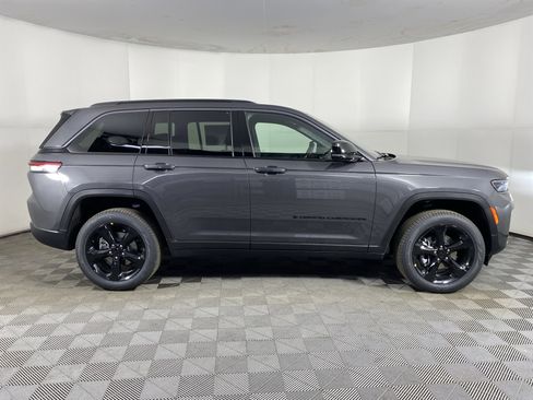 New 2026 Jeep Grand Cherokee Limited image 7