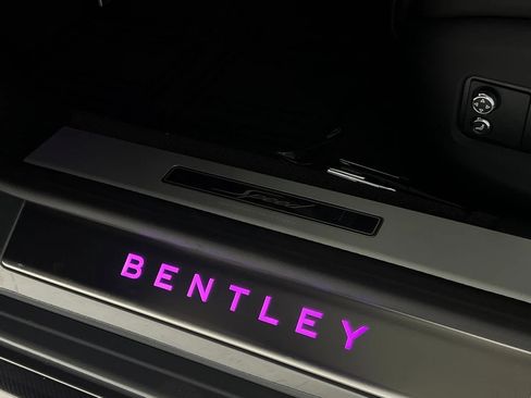 Certified 2025 Bentley Flying Spur Plug-In Hybrid image 61