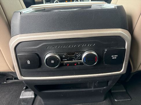 Used 2024 Ford Expedition Max Limited RWD image 17
