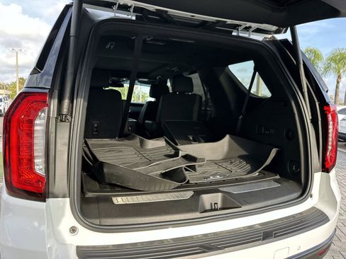 Used 2023 GMC Yukon AT4 w/ AT4 Premium Package image 10