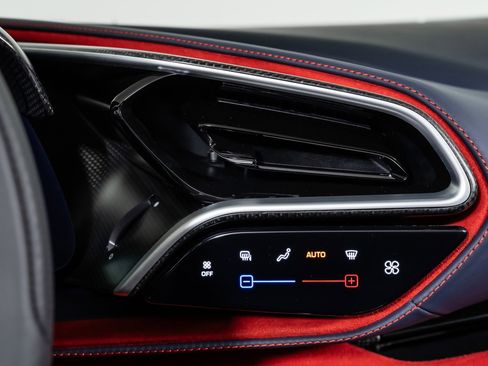 Used 2024 Ferrari 296 GTS image 37