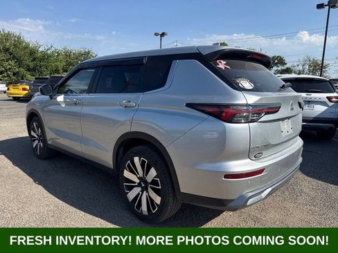 Used 2025 Mitsubishi Outlander SE FWD image 4
