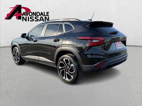 Used 2024 Chevrolet Trax RS w/ Sunroof Package image 4