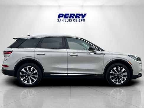 Used 2022 Lincoln Corsair Reserve w/ Elements Package image 2