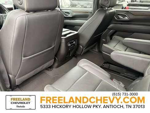 Used 2023 Chevrolet Suburban Premier image 17