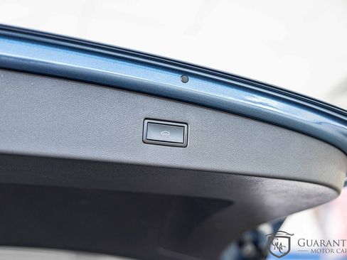 Used 2020 Volkswagen Tiguan SEL image 17