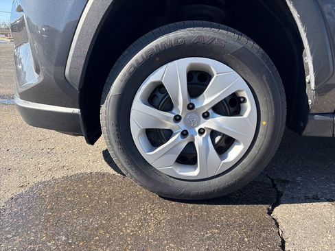 Used 2024 Toyota RAV4 LE image 4