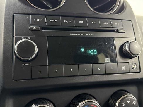 Used 2014 Jeep Patriot Latitude image 18