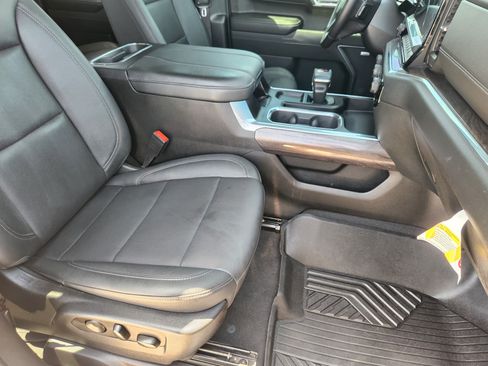 Used 2023 Chevrolet Silverado 1500 LTZ AWD/4WD image 15