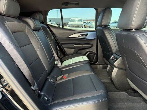 Used 2025 Chevrolet Equinox EV LT image 4