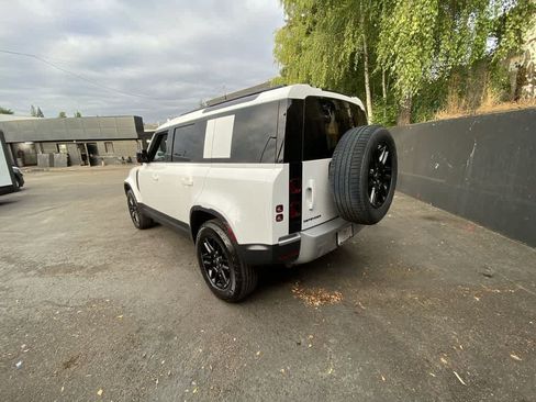 Used 2025 Land Rover Defender 110 S AWD/4WD image 4