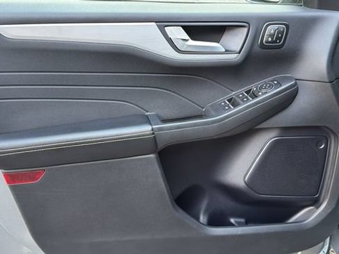 Certified 2024 Ford Escape Platinum AWD/4WD image 12