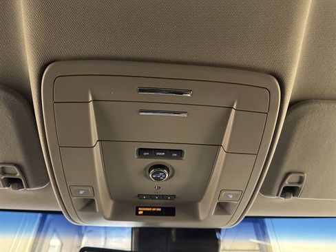Used 2018 Chevrolet Suburban LT AWD/4WD image 29