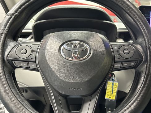 Used 2026 Toyota Corolla Cross L FWD image 18