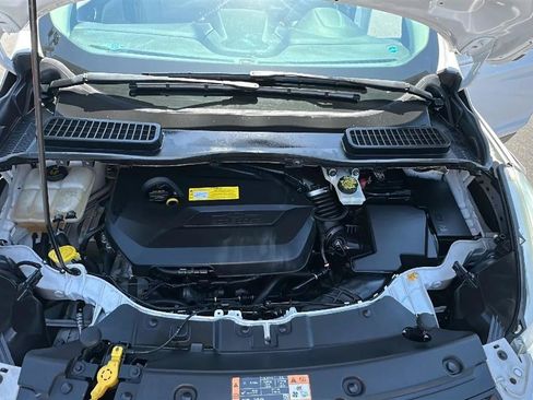Used 2015 Ford Escape SE w/ Equipment Group 201A FWD image 58