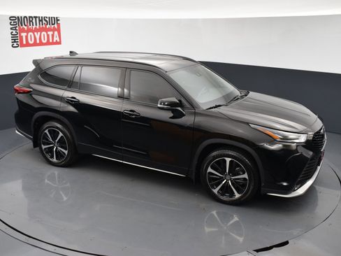 Used 2022 Toyota Highlander XSE AWD/4WD image 26