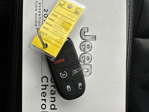 Used 2019 Jeep Grand Cherokee Limited w/ Luxury Group II image 33